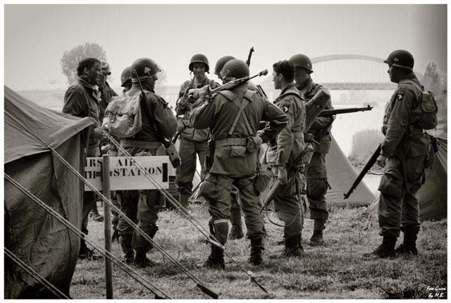 mg 813